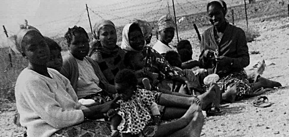 Groupe de femme africaine réfugiés au camp 1964 rivesaltes